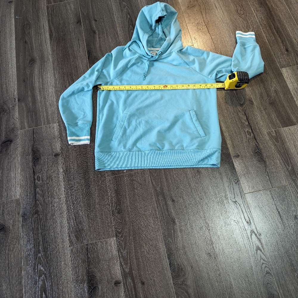 L.L. Bean outside everyday Hoodie. Size Medium. made in Vietnam. Robin…